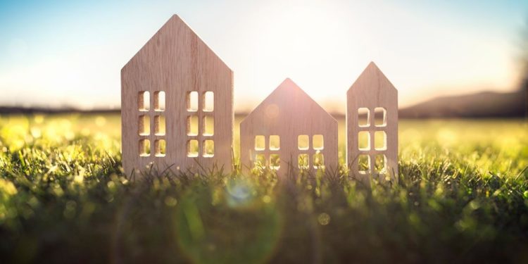 With Home Prices Soaring, Shoppers Fear Buying at the Top of a Bubble