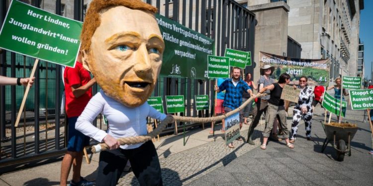 Germany’s Nuclear Choice: Russian Energy Crisis Forces a Reckoning