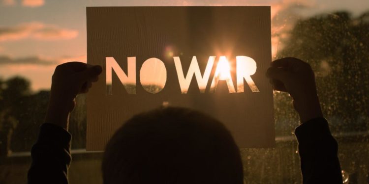 Antiwar Criticism and the Formation of Collective Opinion
