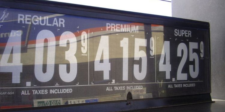 August’s Price Inflation Soared, and That Means Earnings Fell Yet Again