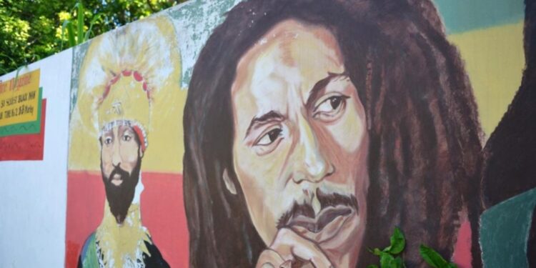 How Should a Nation Determine Its Heroes?