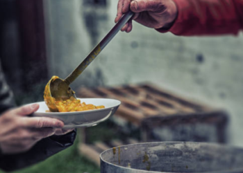 Altruism vs. Materialism in Market Exchange