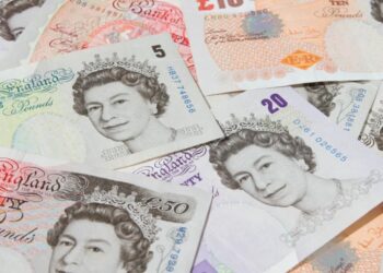 Bank of England Economist: Britons Need to Accept That They’re Poorer