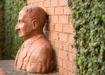 Mises and Popper on Action