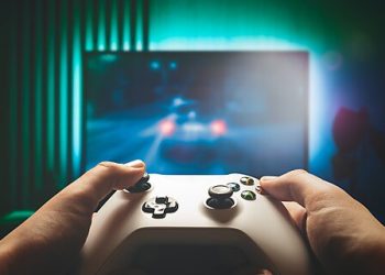 New Defending Globalization Content: Resource Abundance and Gaming