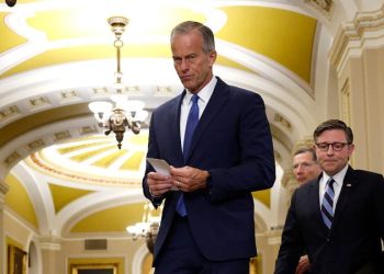 Thune torches Senate Dems for allowing ‘far-left’ lawmakers to hijack party after blocking crucial bill