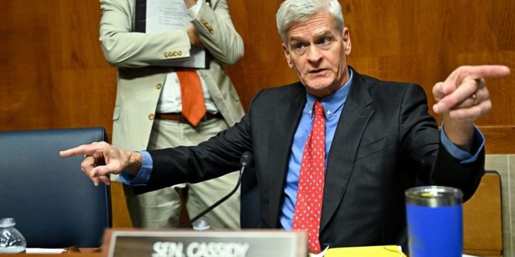 Senate Republicans unveil plan to replace Obamacare subsidies with health savings accounts