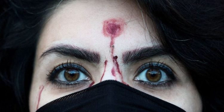 Former Iranian prisoners reveal torture horrors as regime kills protesters on sight during crackdown